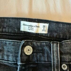Abercrombie & Fitch Women's Black High Rise Mom Jeans